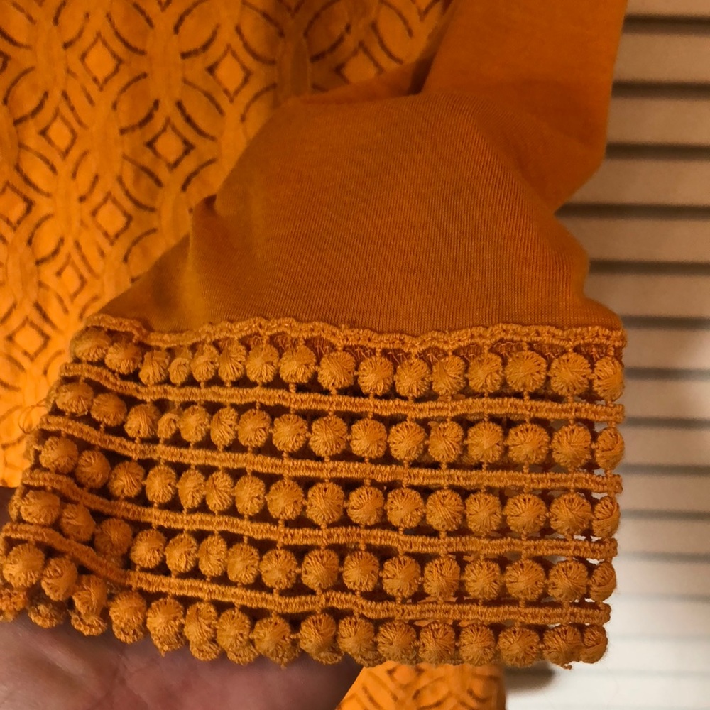 NWT🔥🎁Mustard Lace 3/4 Sleeve Sweater - Picture 5 of 7